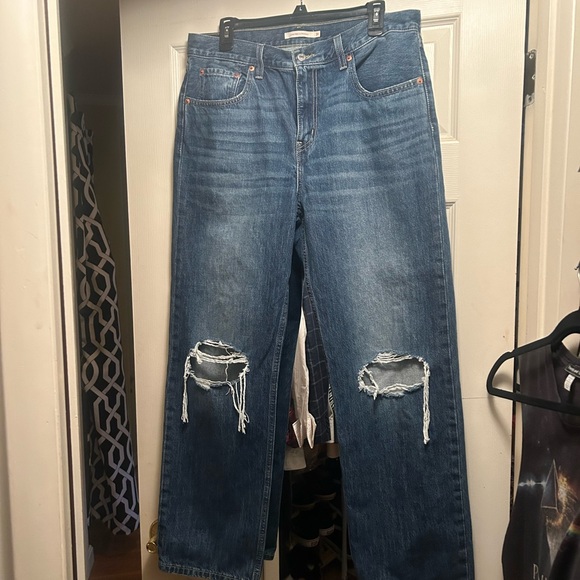 Woman’s Levi’s Low Pro Straight Jeans size 31 - Picture 3 of 9